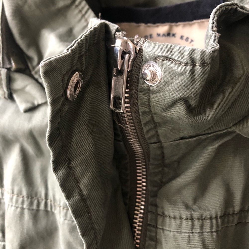 Army Green Zip Up Vest - Picture 5 of 7